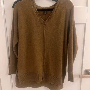 Tahari women’s Tan V-Neck Sweater